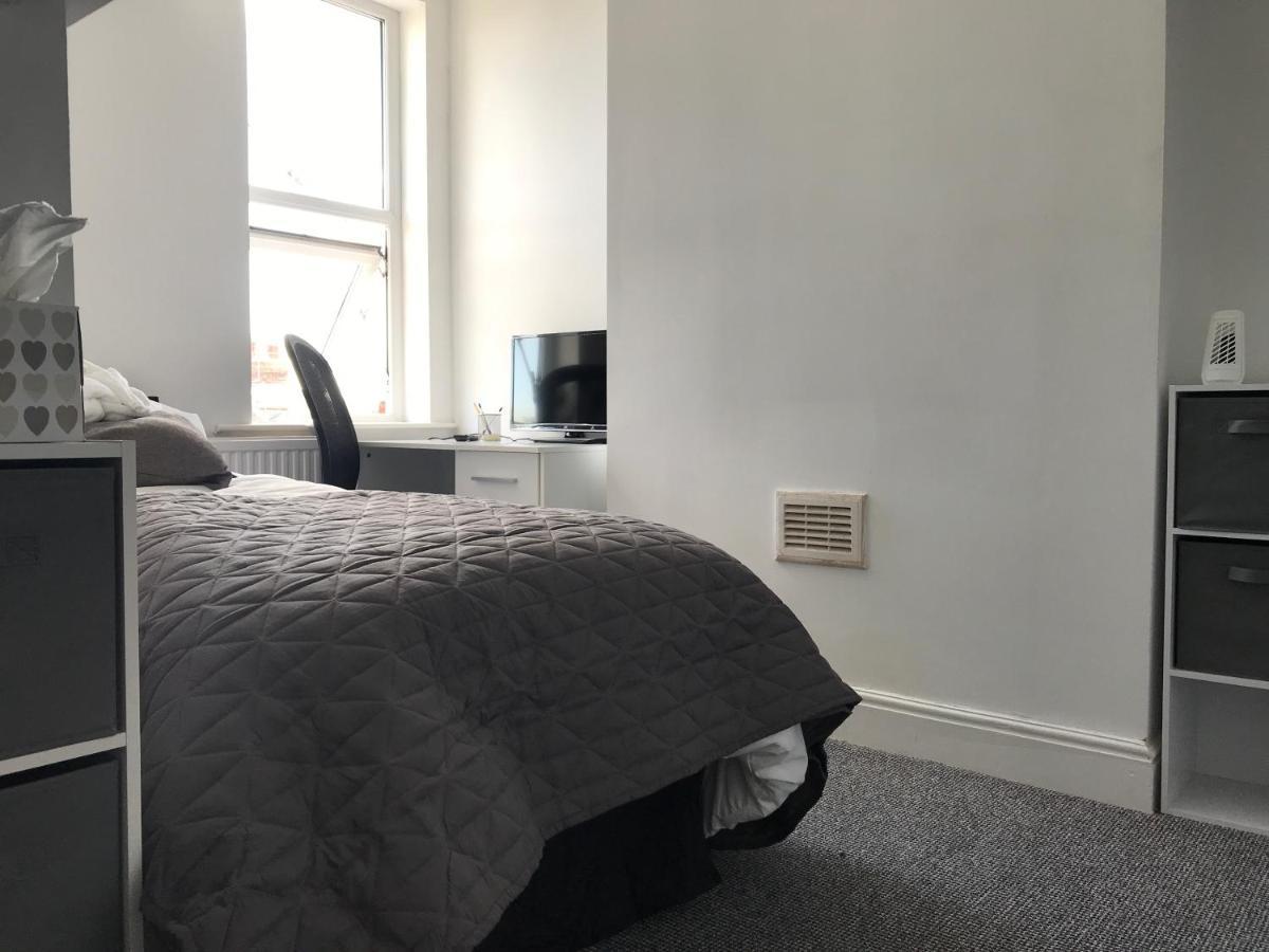 Homestay Cinderhouse Highbury Vale *