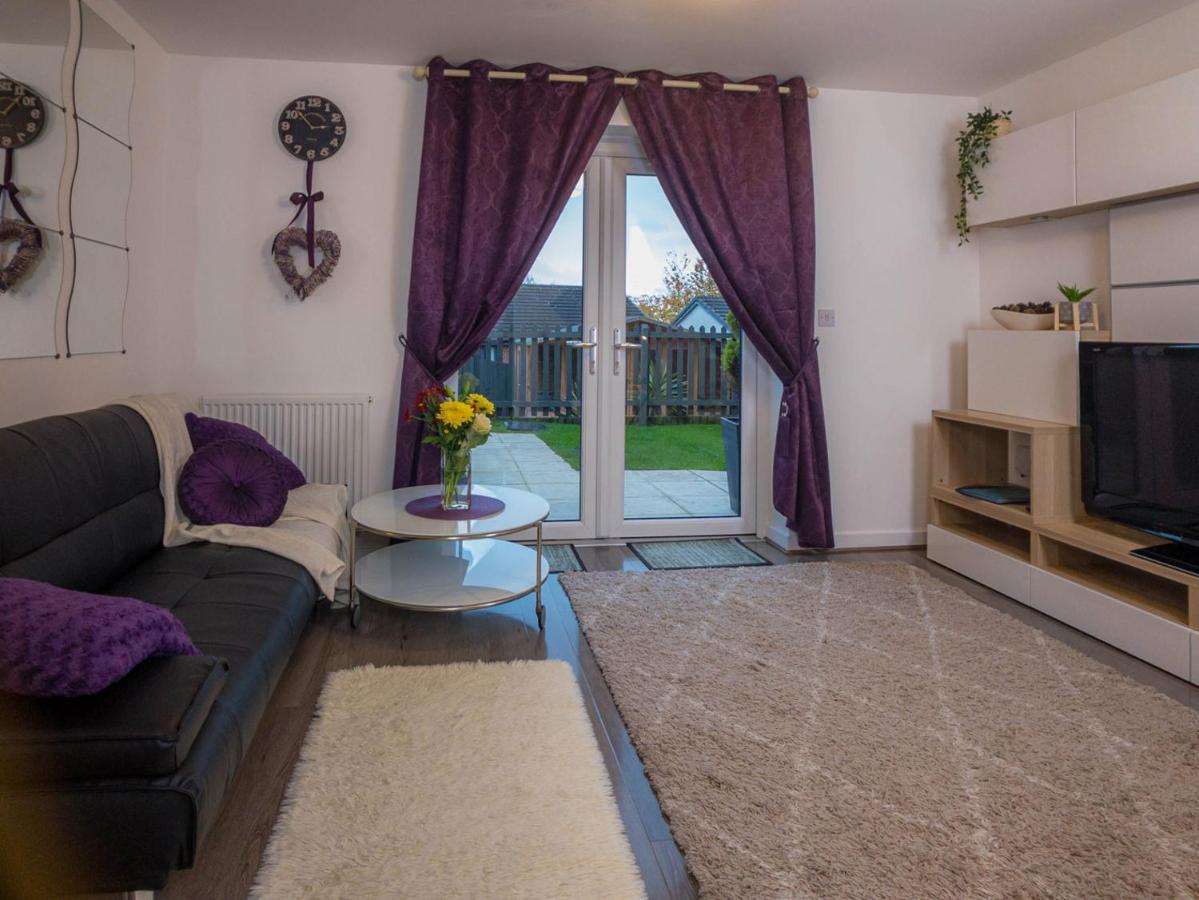 Modern 2 Bed House With Parking And Garden * Nottingham