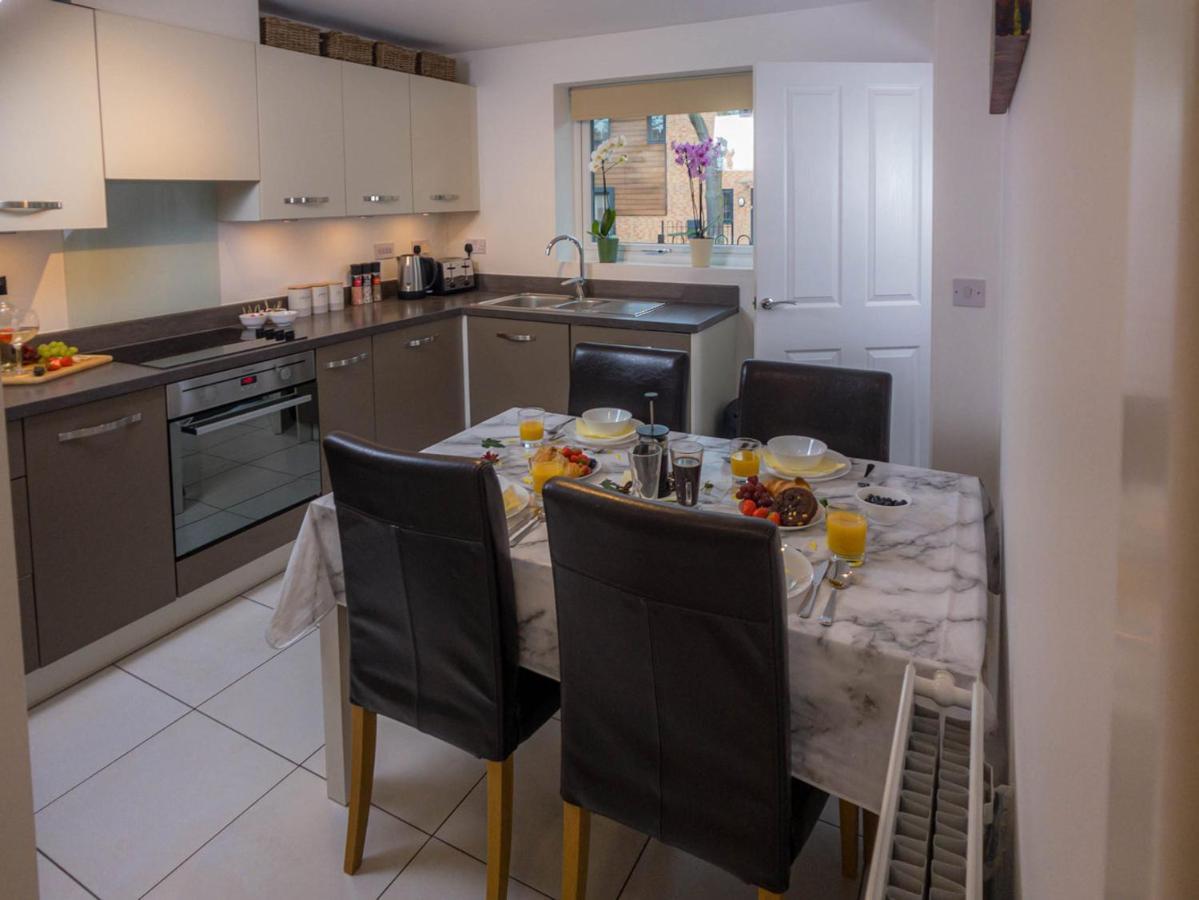 Holiday home Modern 2 Bed House With Parking And Garden