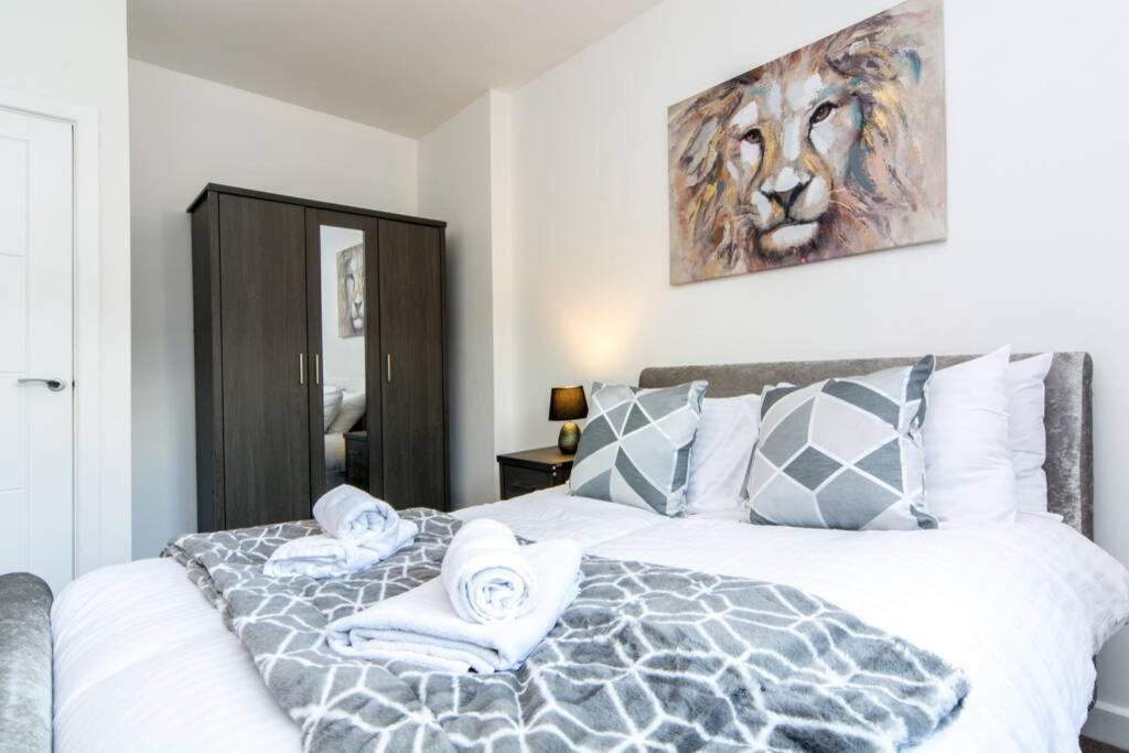 Apartment Luxury City Centre Penthouse With Balcony - 2 Bed Nottingham