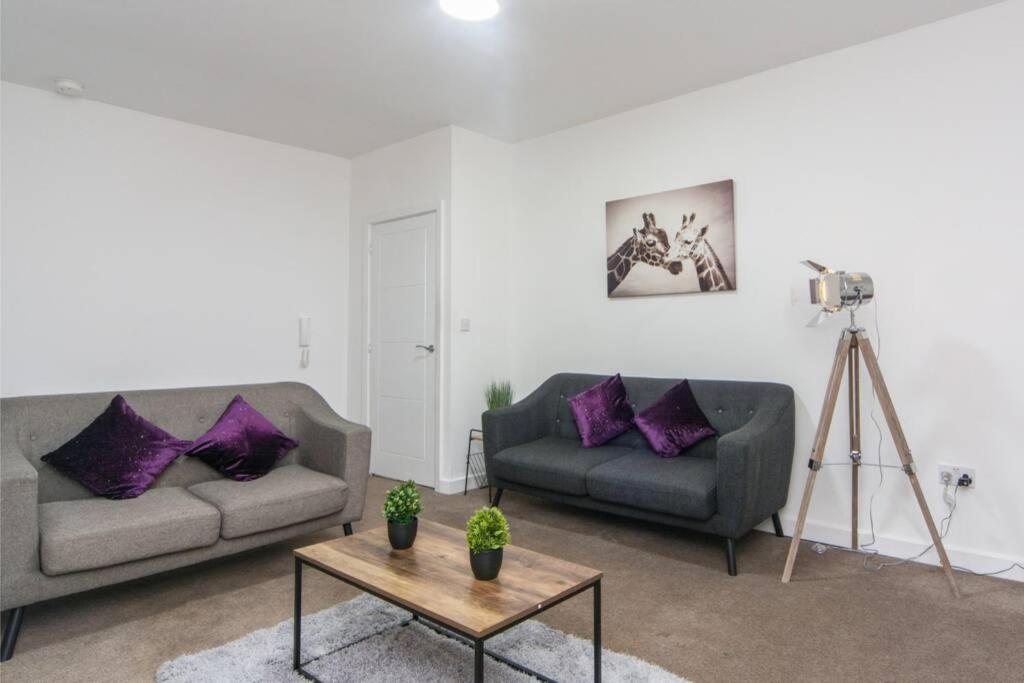 Luxury City Centre Penthouse With Balcony - 2 Bed * Nottingham