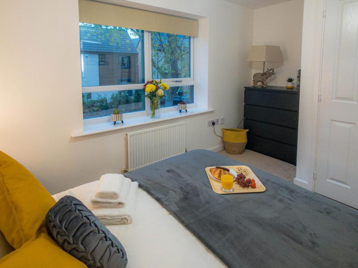 Modern 2 Bed House With Parking And Garden Nottingham