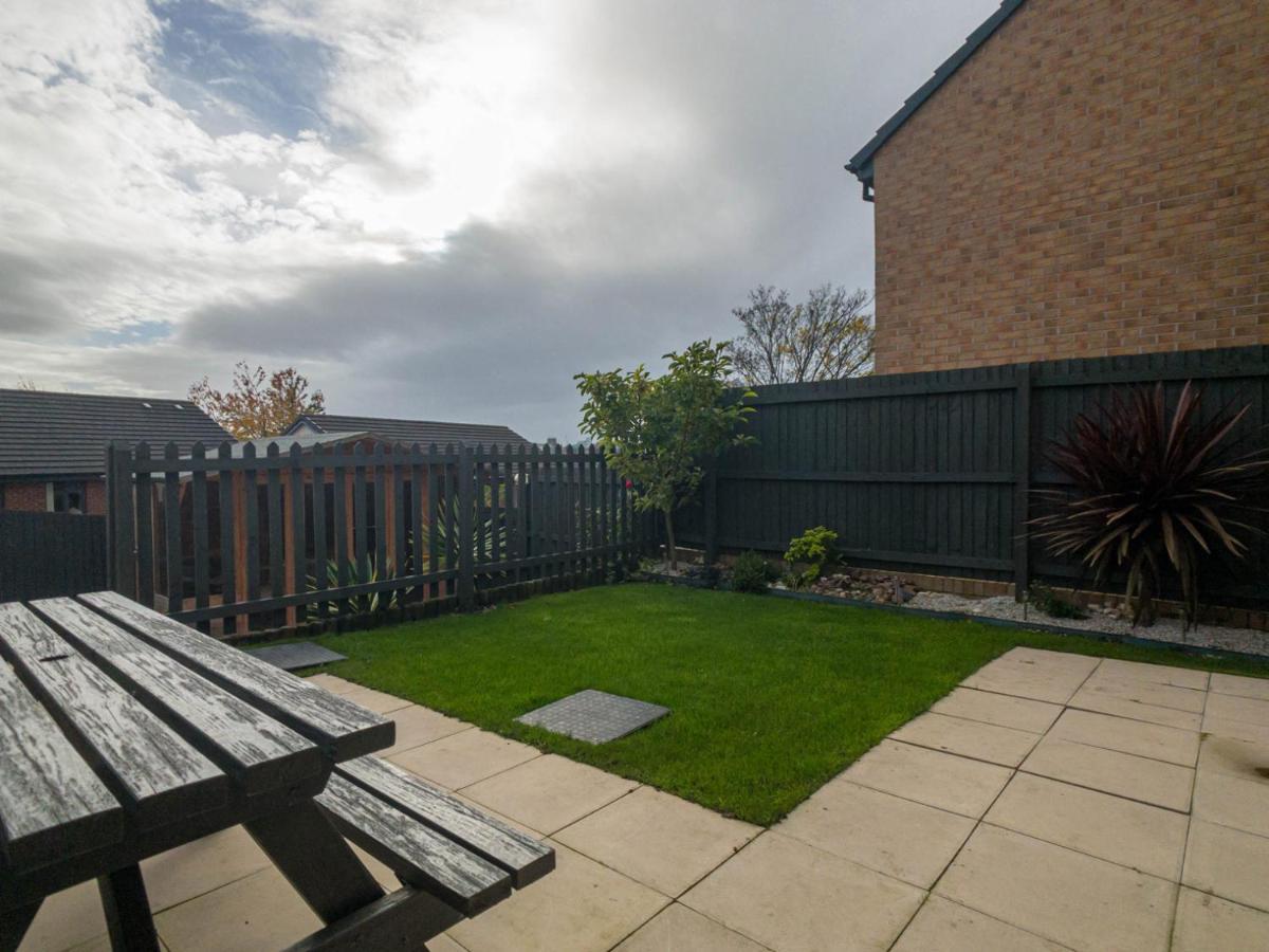 Holiday home Modern 2 Bed House With Parking And Garden *
