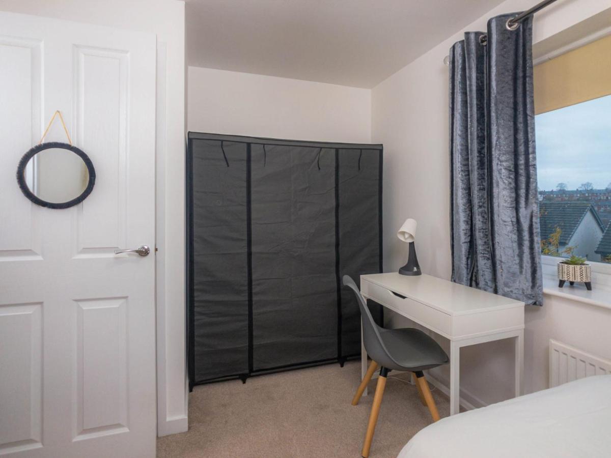 Holiday home Modern 2 Bed House With Parking And Garden Nottingham