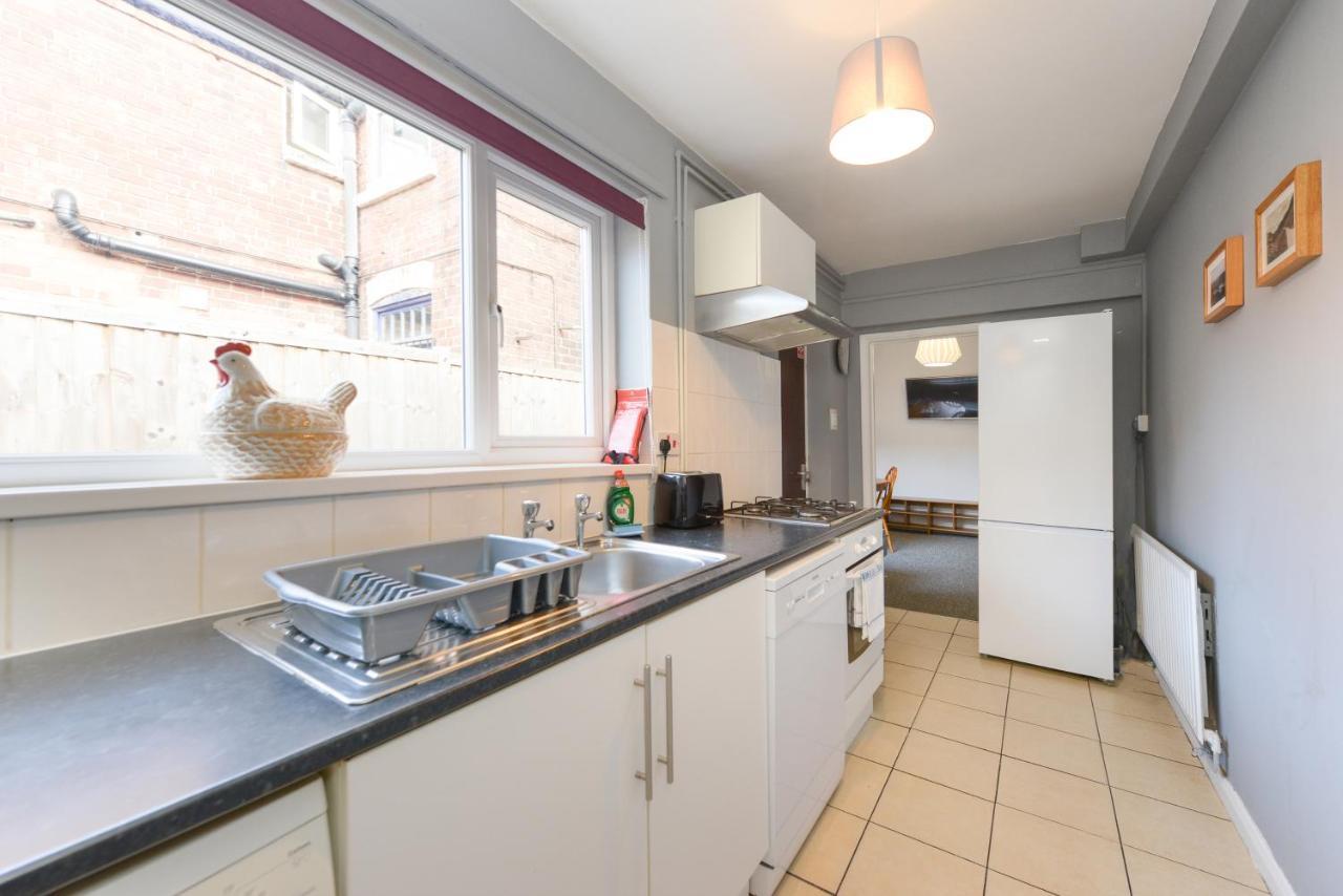 Apartment Perfect For Contractors! Spacious 5bed House With Parking - Radford