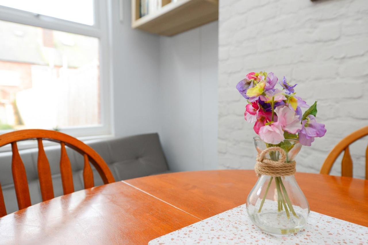 Perfect For Contractors! Spacious 5bed House With Parking - Radford Apartment *