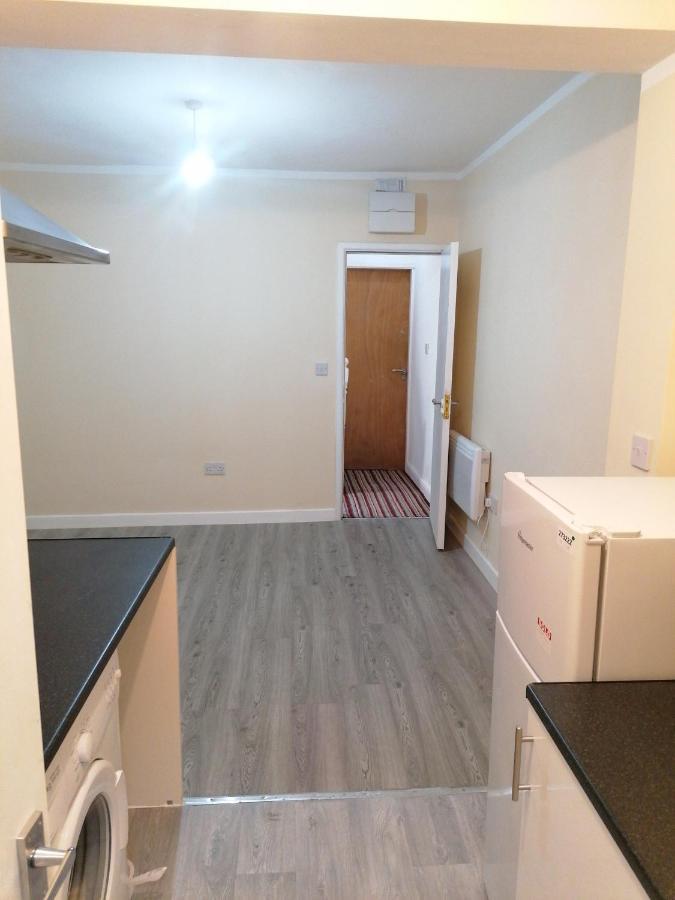 Self-contained Studio Flat Bathrooms Kitchens Upgrade Locations To Centre 15 Minutes Walking Distance Universities Queen Hospitals Hospitals * Nottingham