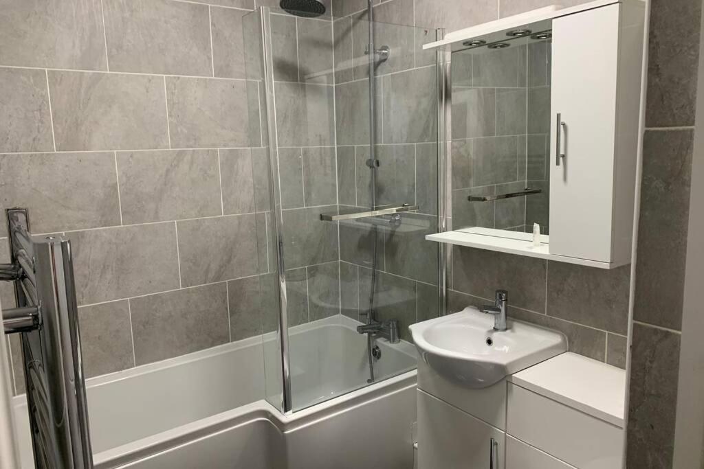 Relaxing And Modern 2 Bed City Centre