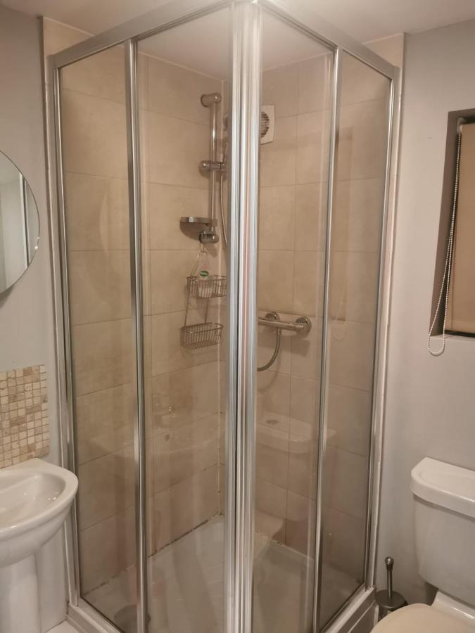 Peaceful Studio En-suite Pvt Entrance Garden Free Parking Apartamento *