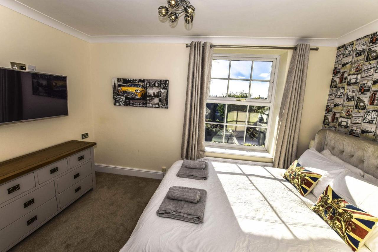 Greystones Apartment *