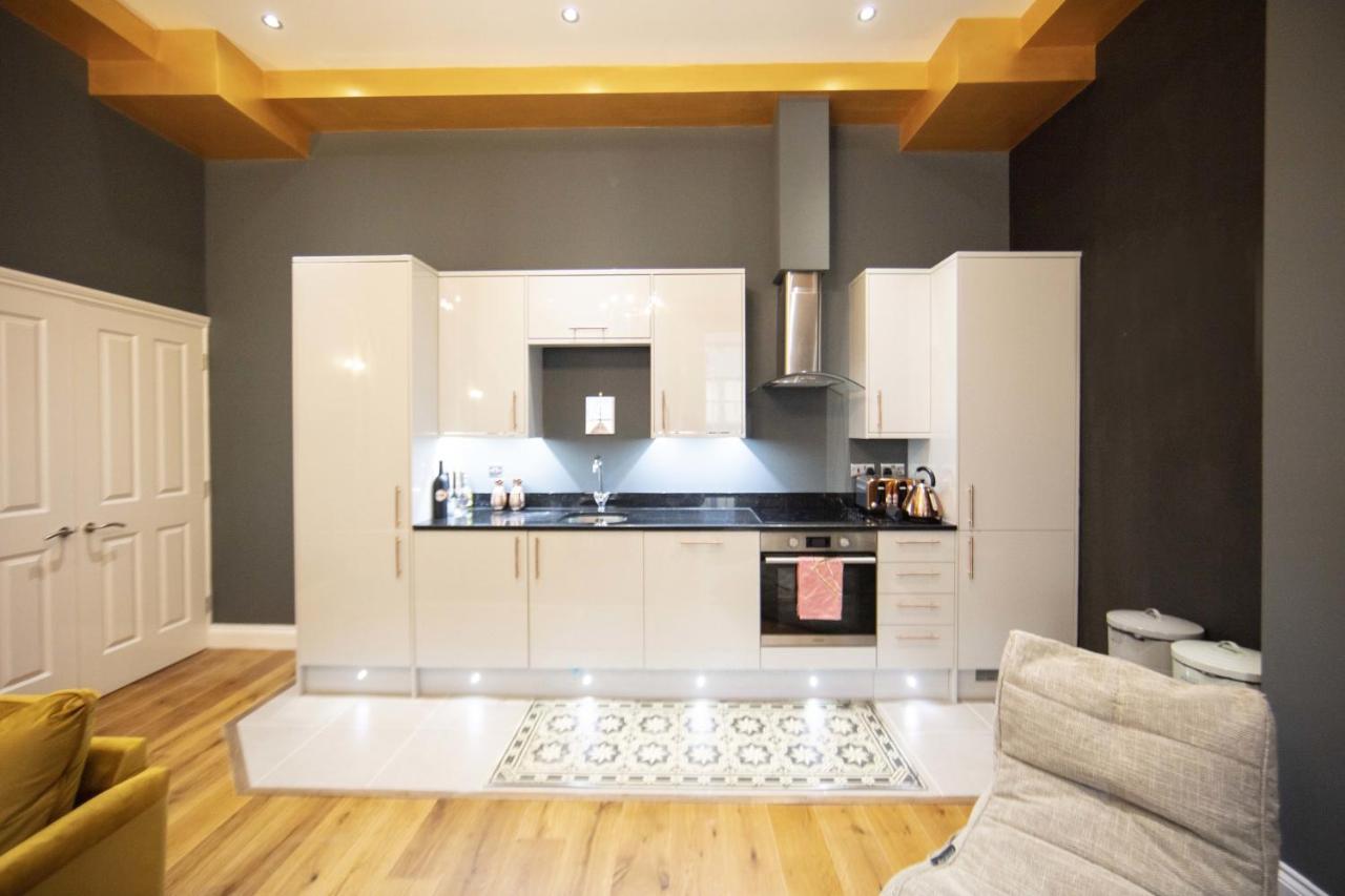 Luxurious 2 Bedroom Lace Market Apartment