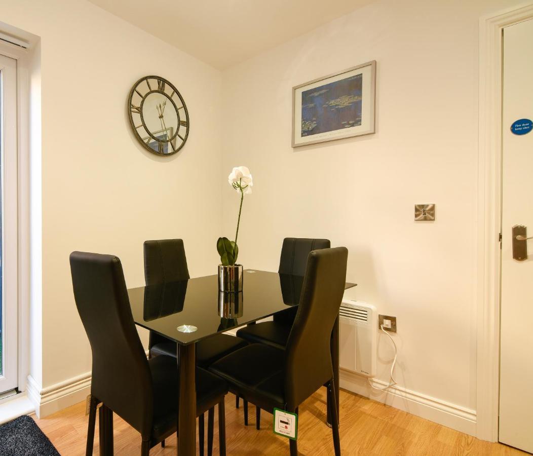 Long Row In Centre Apartamento *