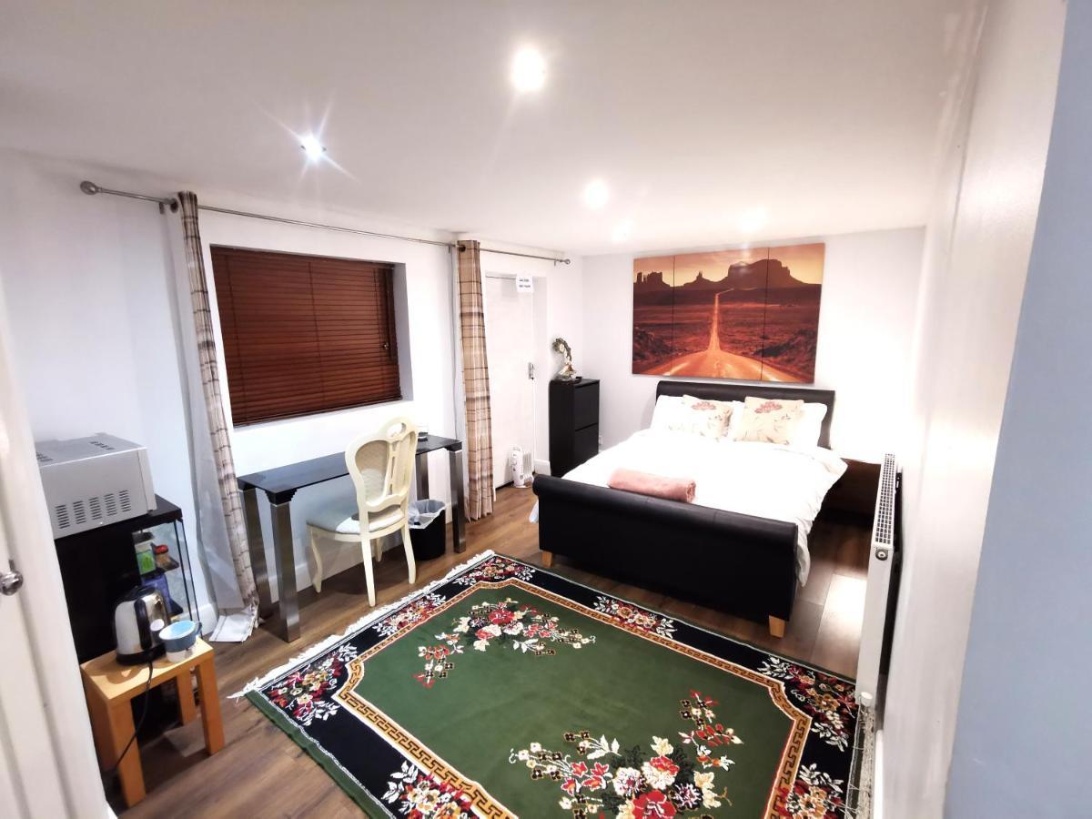 Peaceful Studio En-suite Pvt Entrance Garden Free Parking Apartamento