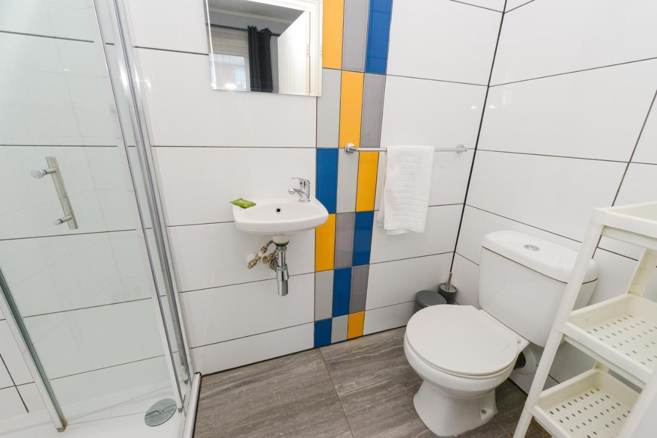 Apartment Perfect For Contractors! Spacious 5bed House With Parking - Radford