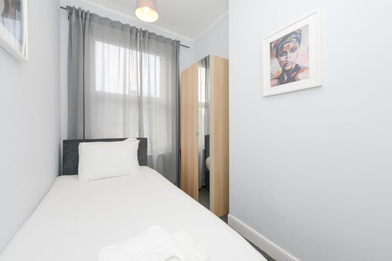 Perfect For Contractors! Spacious 5bed House With Parking - Radford Apartment *