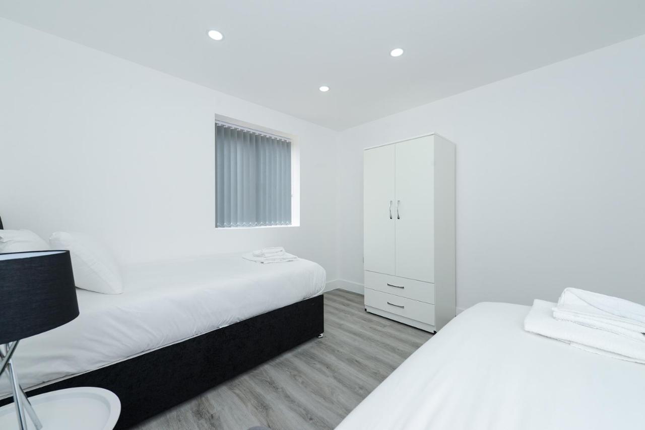 Adbolton House - Sleek, Stylish, Brand New & Carbon