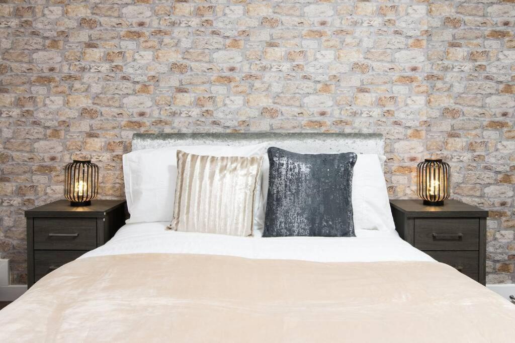 Apartment Luxury Hot Tub + 3 Double Bedrooms And Pool Table *