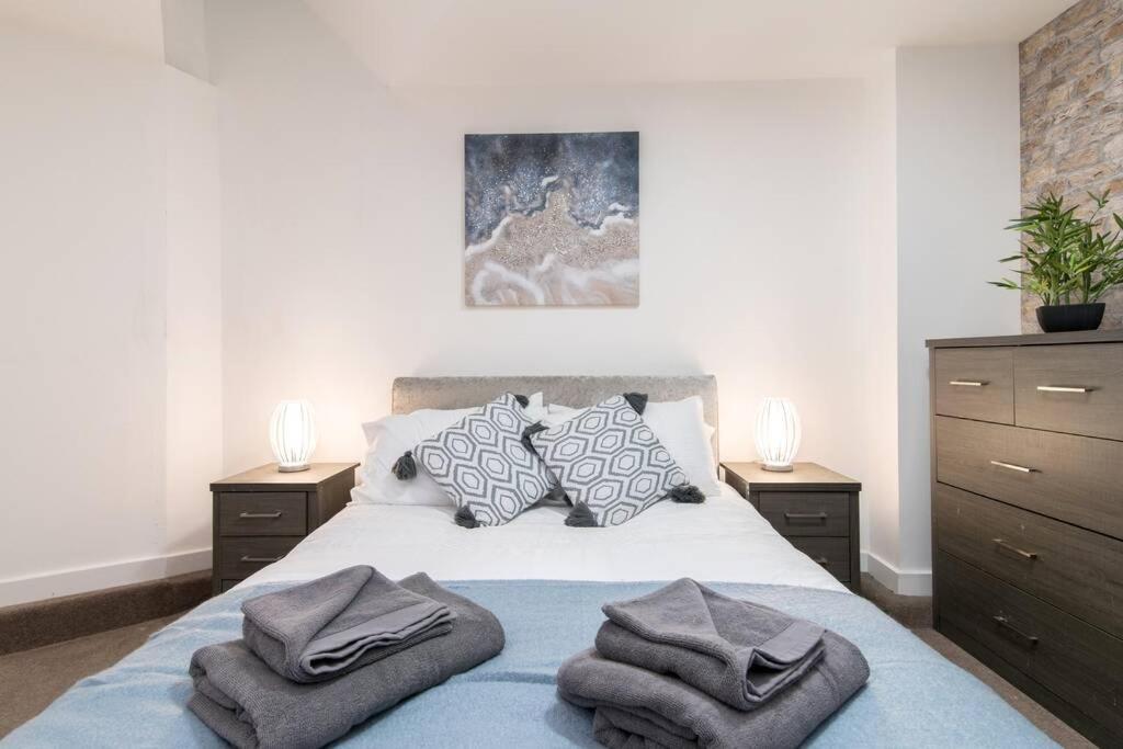 Apartment Luxury Hot Tub + 3 Double Bedrooms And Pool Table