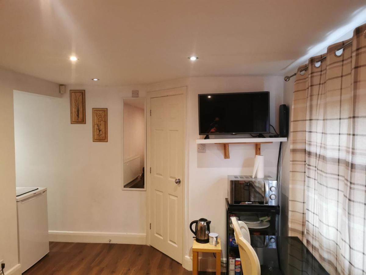 Peaceful Studio En-suite Pvt Entrance Garden Free Parking Apartamento Nottingham
