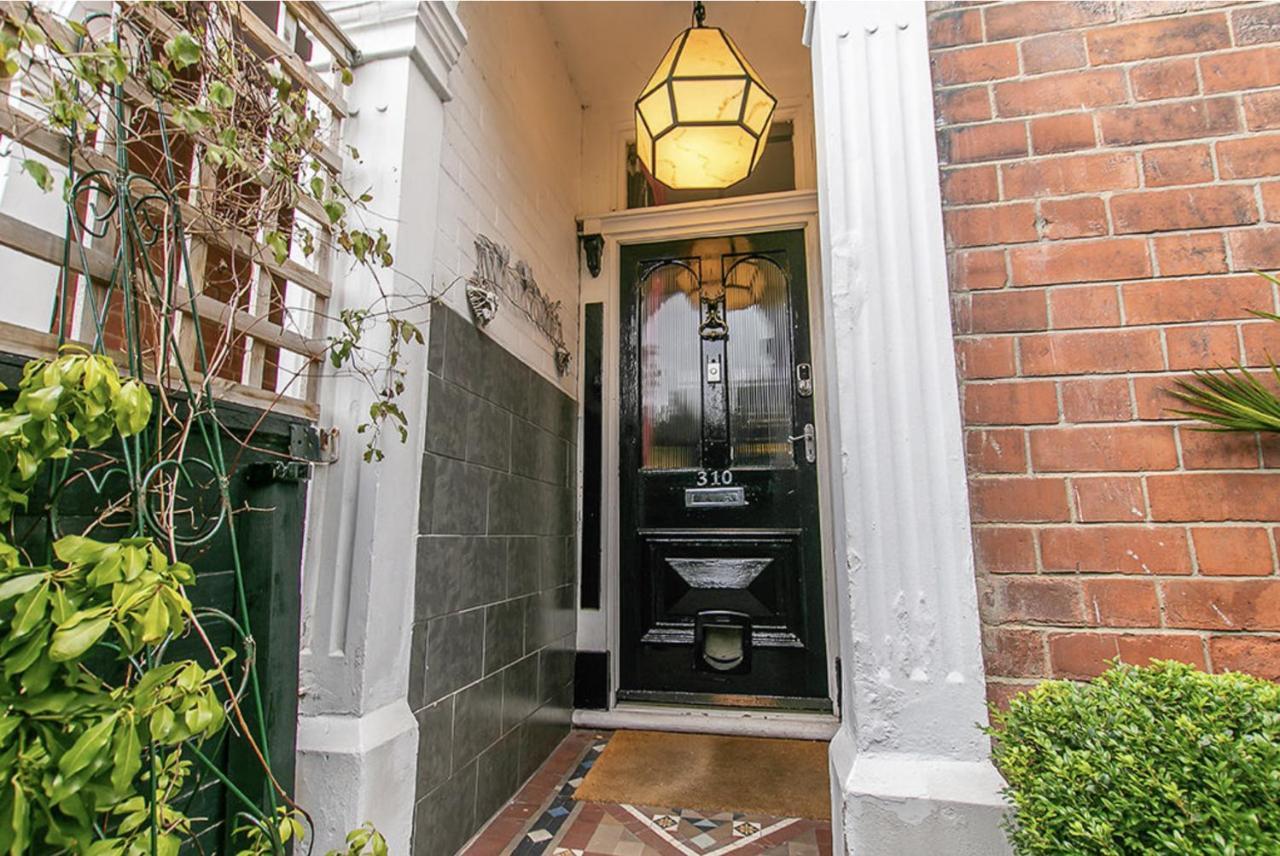 Sunny Mount Bed & Breakfast 4*