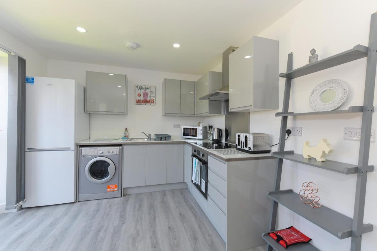 Adbolton House - Sleek, Stylish, Brand New & Carbon