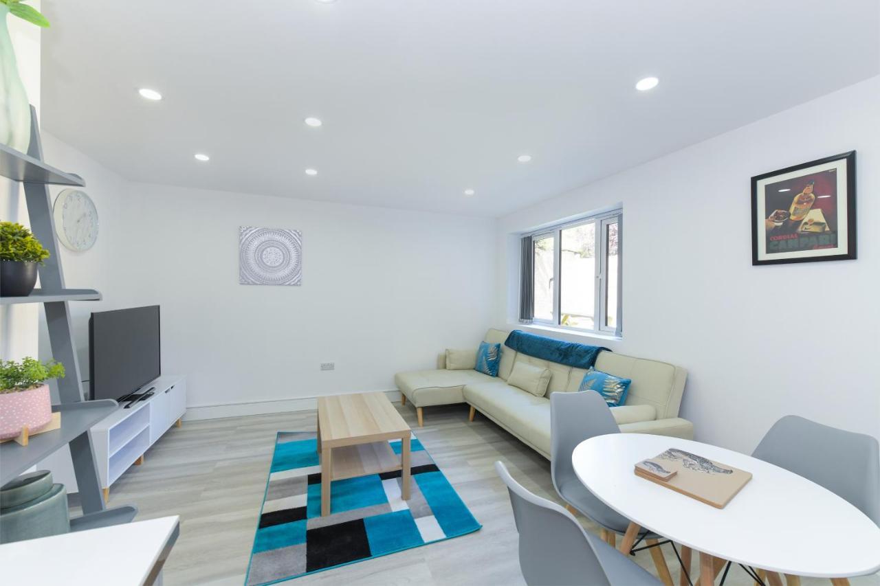 Adbolton House - Sleek, Stylish, Brand New & Carbon Nottingham