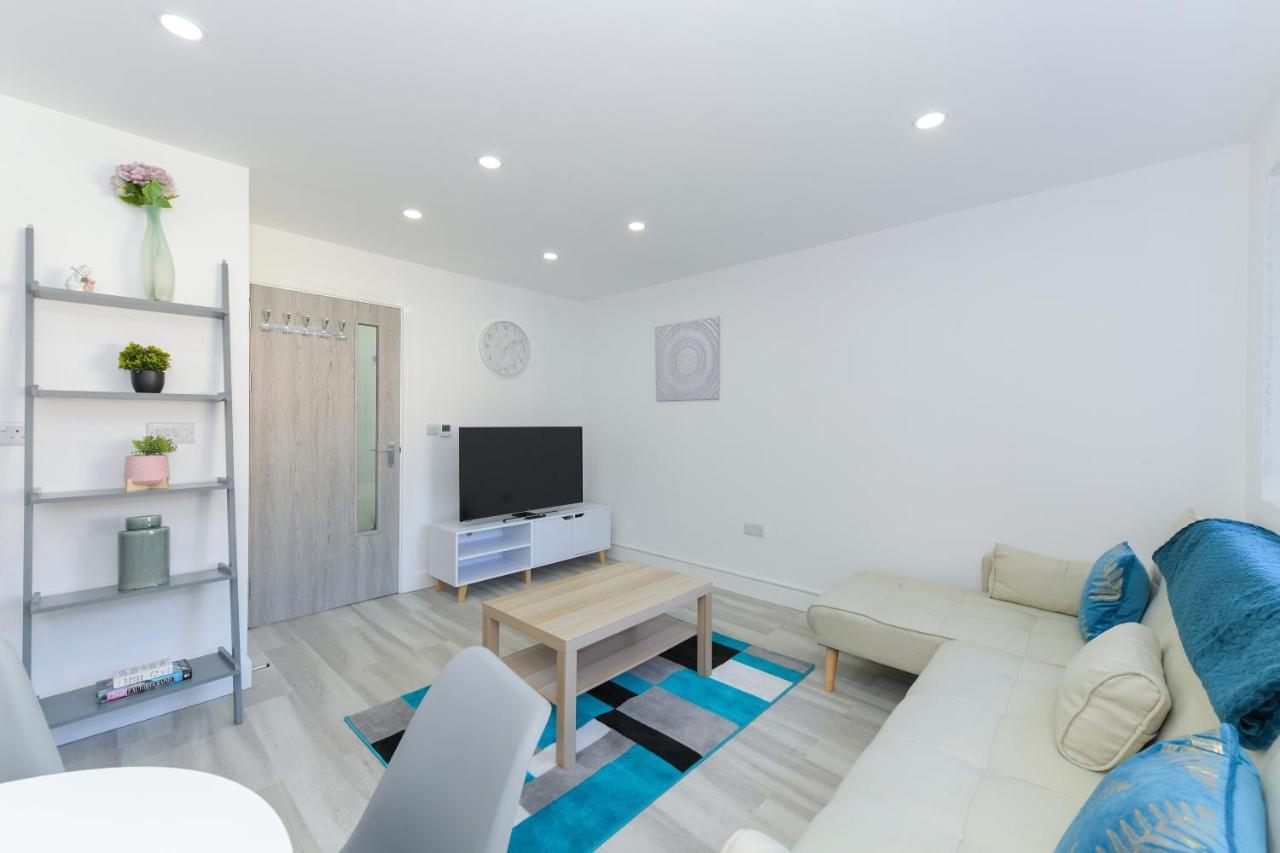 Adbolton House - Sleek, Stylish, Brand New & Carbon Nottingham