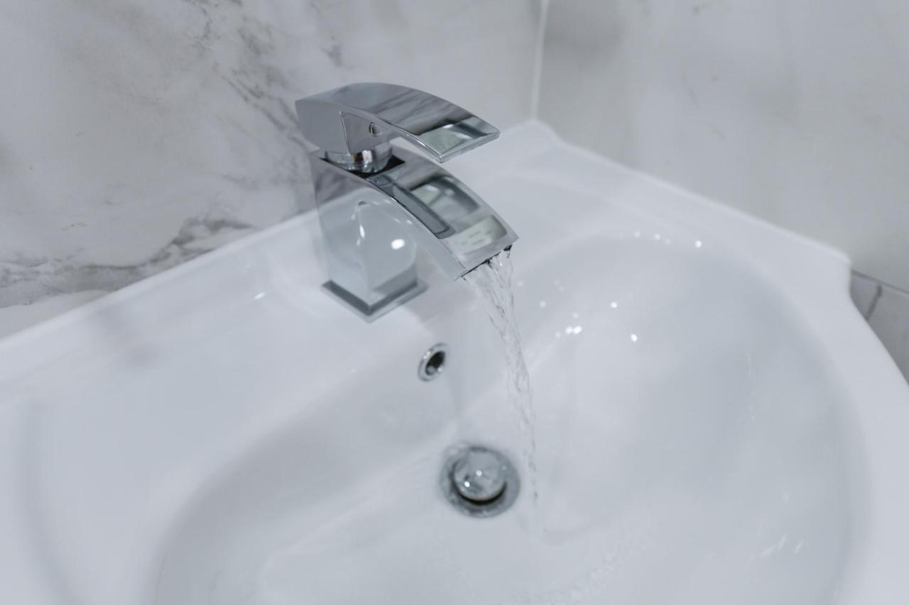 Adbolton House - Sleek, Stylish, Brand New & Carbon Apartamento *