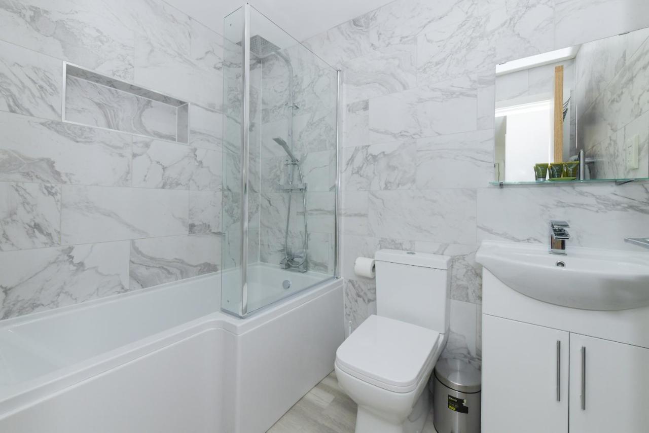 Adbolton House - Sleek, Stylish, Brand New & Carbon