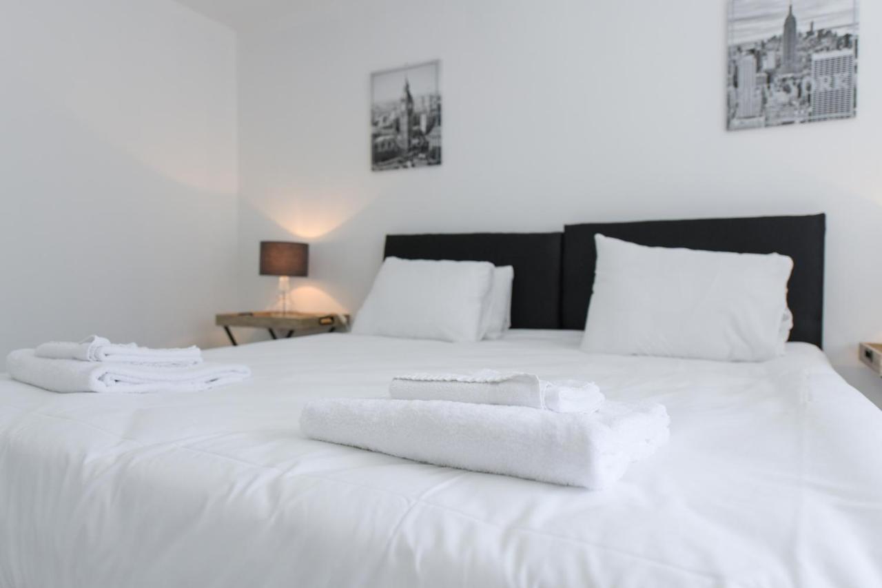 Adbolton House - Sleek, Stylish, Brand New & Carbon * Nottingham