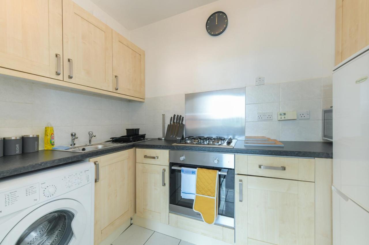 Lambley Court - Light, Open And Inviting Apartment *
