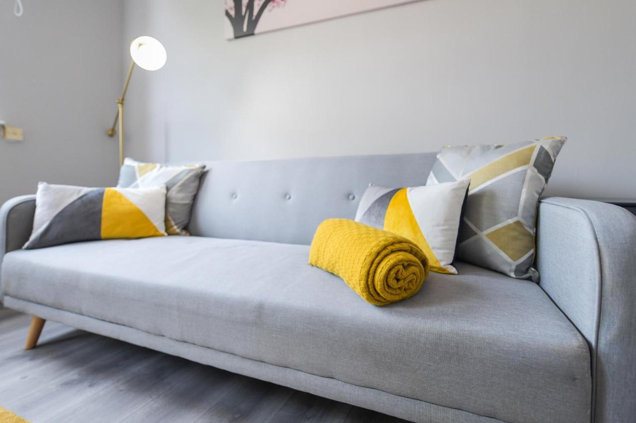 Lambley Court - Light, Open And Inviting Apartment