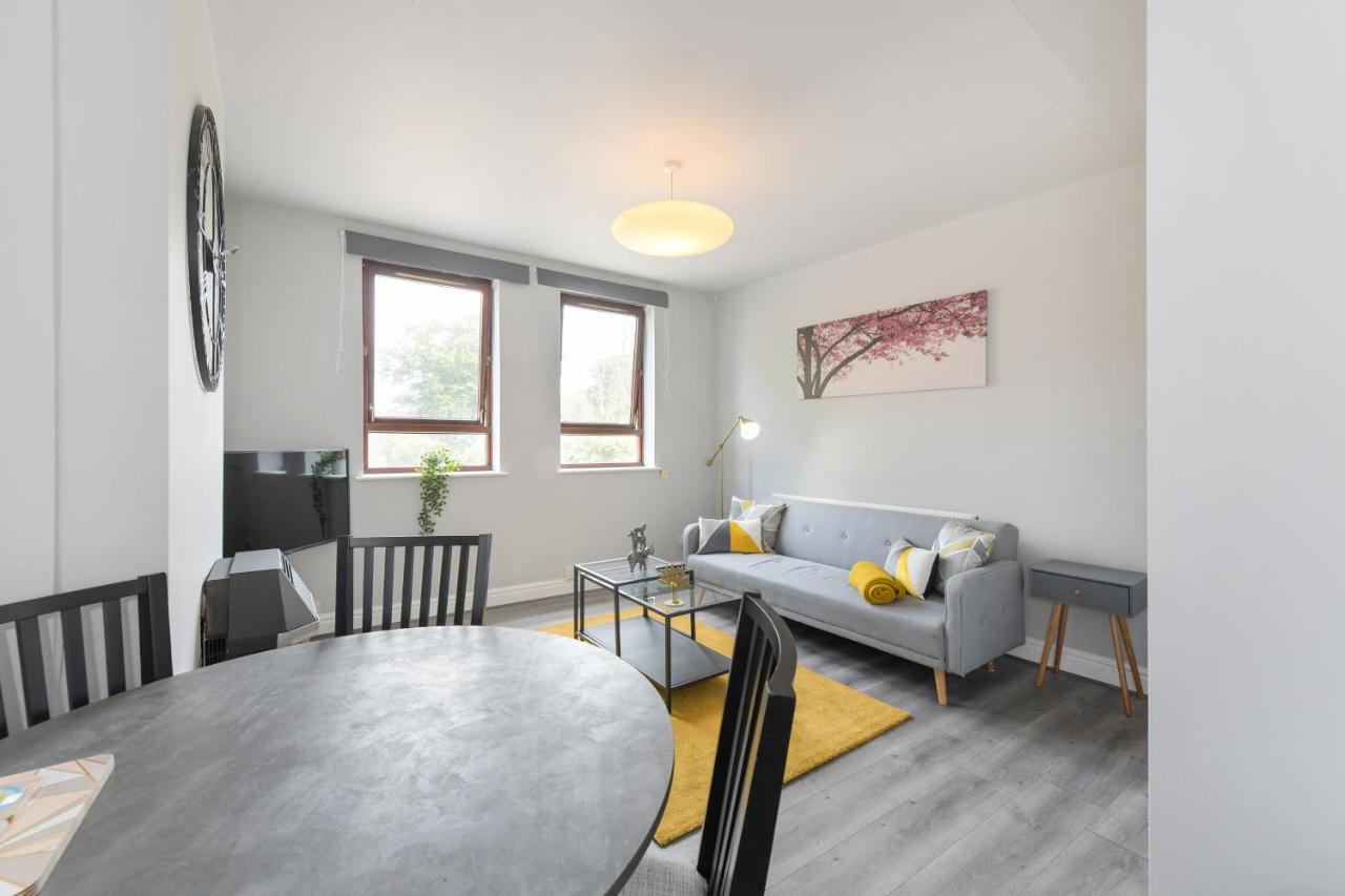 Lambley Court - Light, Open And Inviting * Nottingham