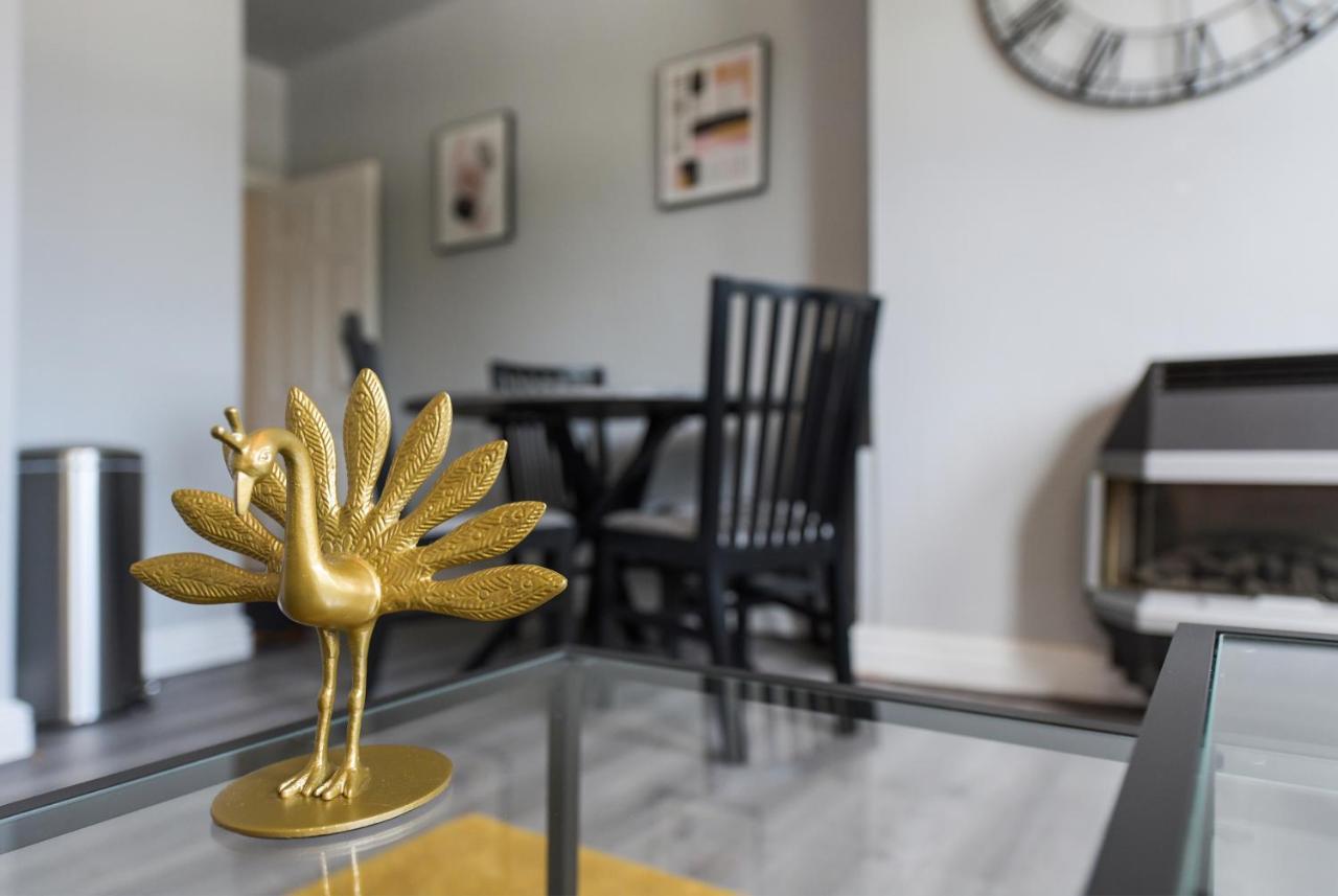 Lambley Court - Light, Open And Inviting Apartment