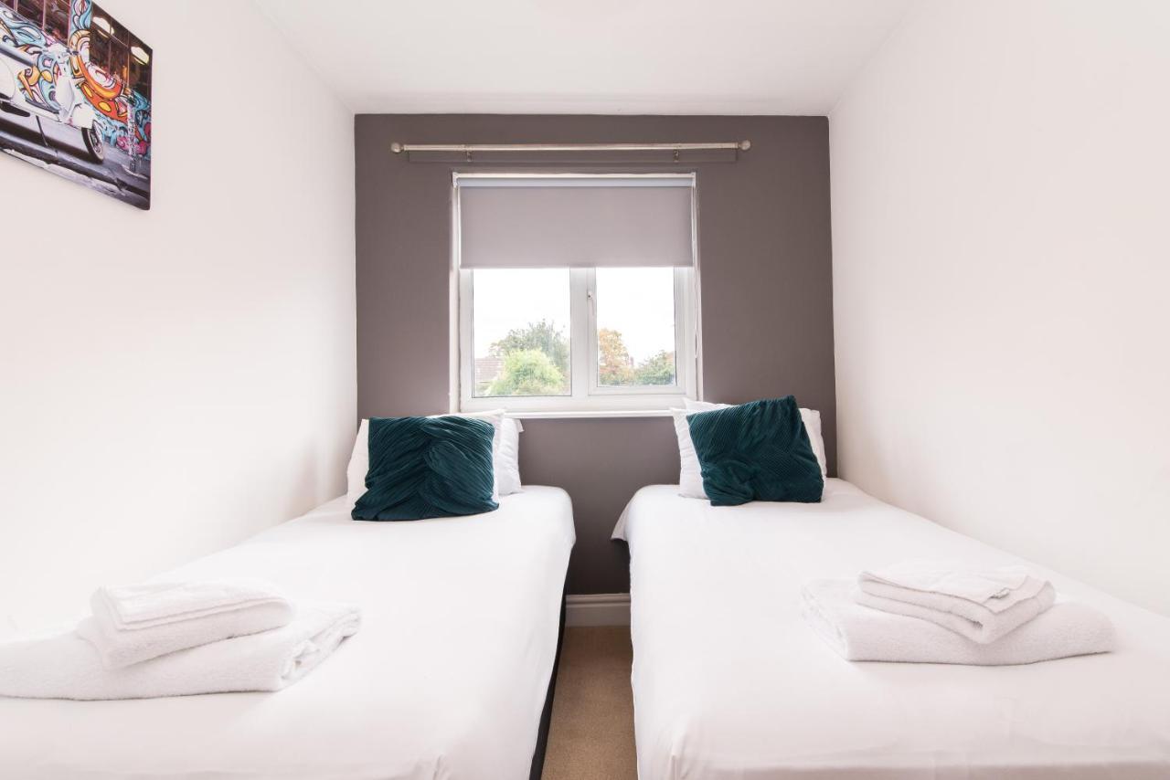 Lambley Court - Light, Open And Inviting Apartment