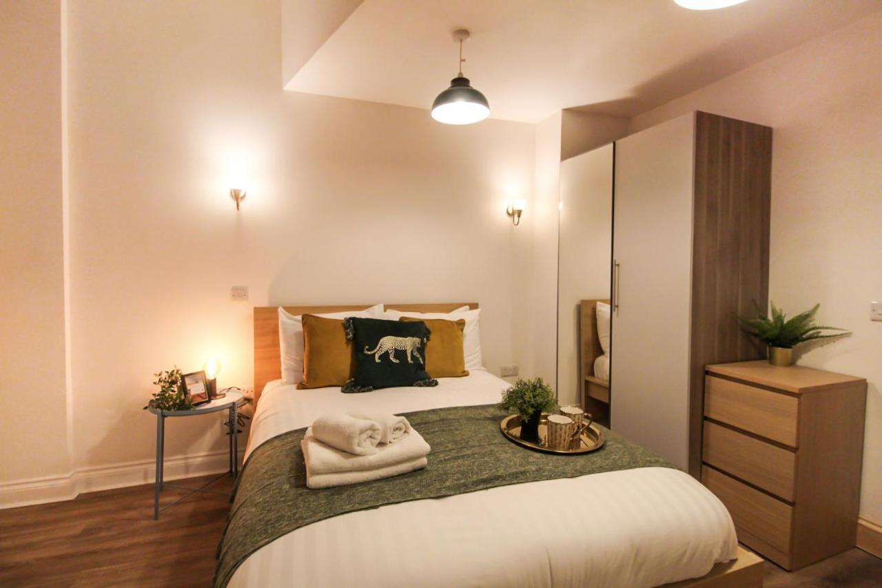 3 Bedroom Centre Townhouse Holiday home Nottingham