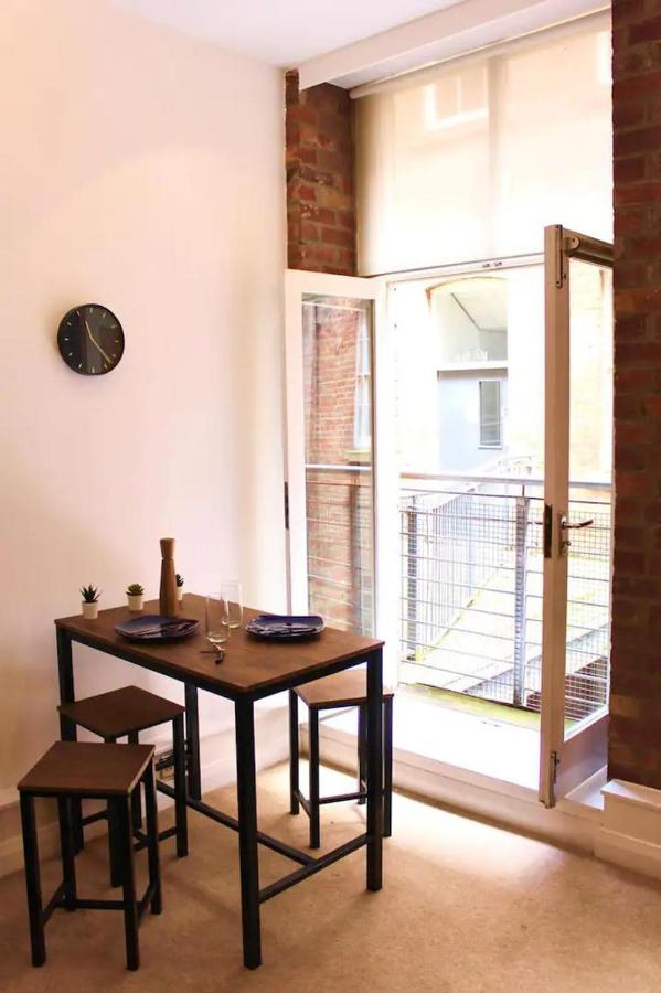 Lovely Studio In The Heart Of Apartment