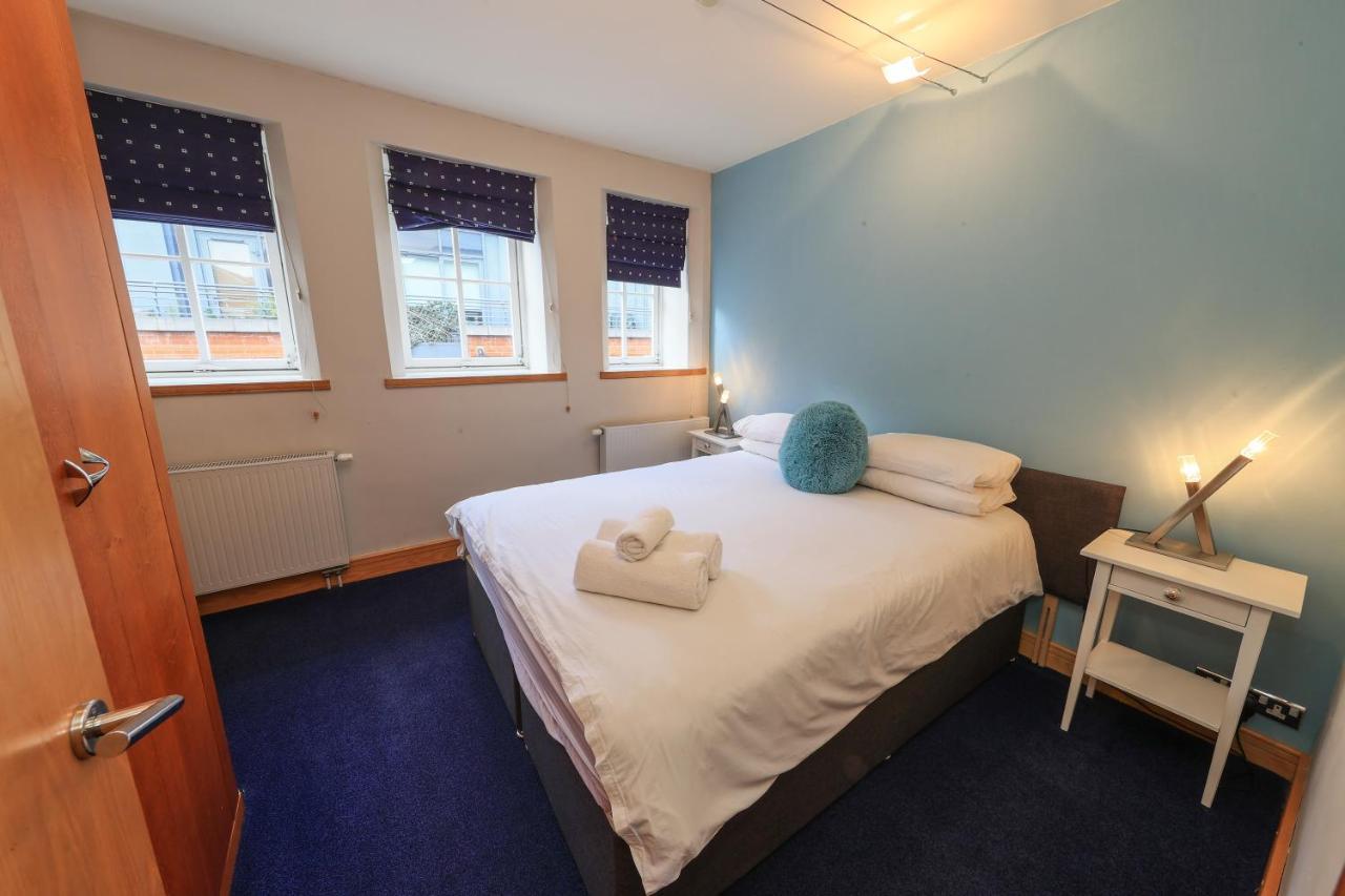 Bright Private - Peaceful Morden Location Apartment *
