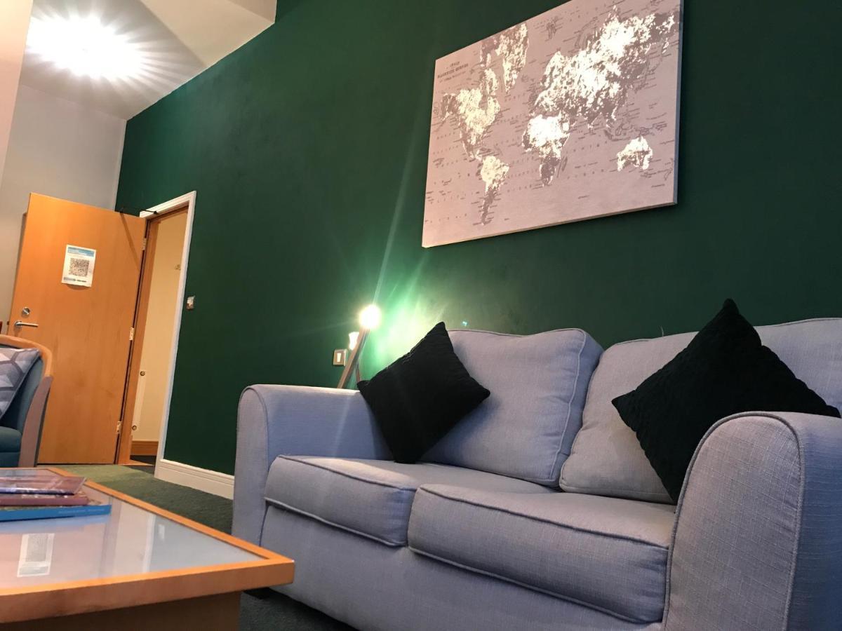 Bright Private - Peaceful Morden Location Apartment London