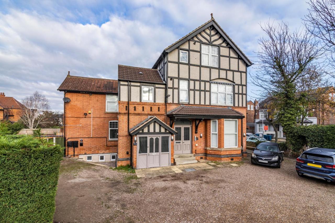 Cosy In West Bridgford, Close To Transport Links And Walking Distance To Cricket And Football Apartment *