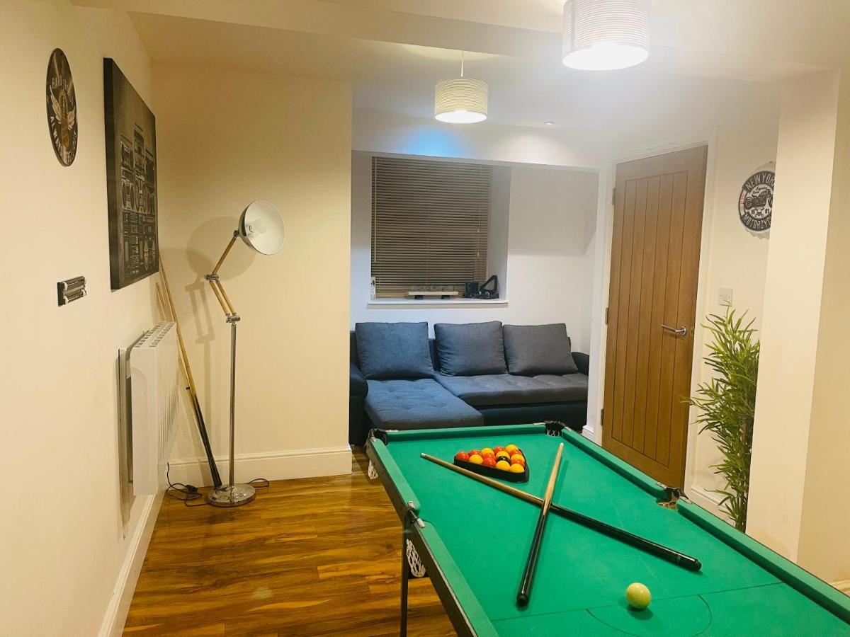 Hidden Hot Tub Retreat In Nottingham