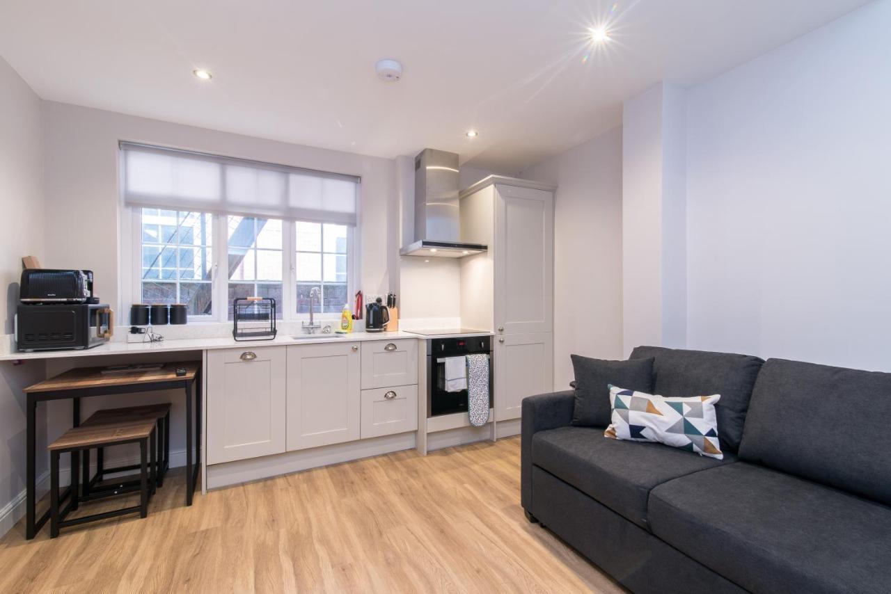 Apartment The Hollows - Sleek And Stylish 1bed Near *