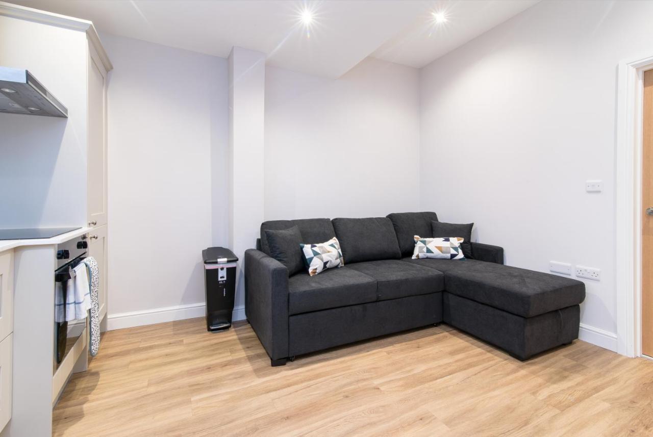 Apartment The Hollows - Sleek And Stylish 1bed Near *