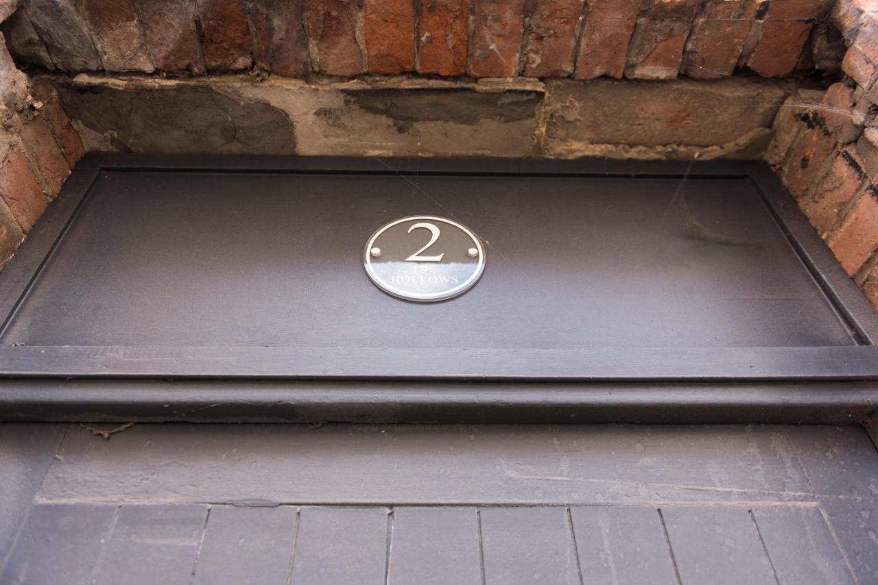 The Hollows - Sleek And Stylish 1bed Near Apartment *