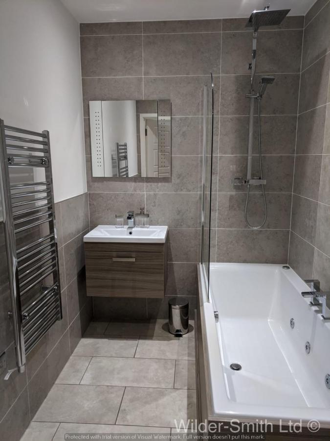 Apartamento Stylish 2-bed Luxury In *