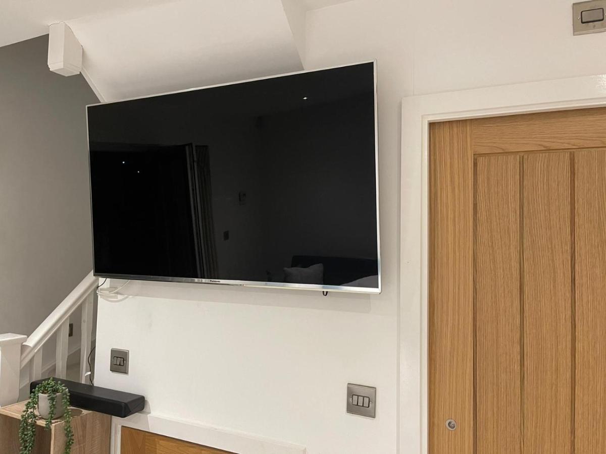 Modern & Unique 1 Bed Close To Uni & Centre - Free Parking