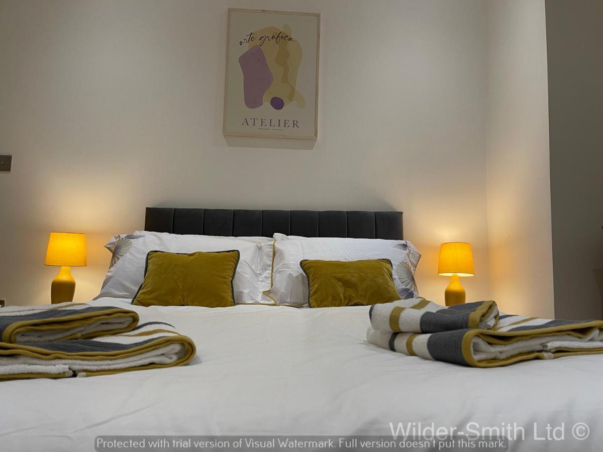 Gem - Luxurious 2-bed Apartment *
