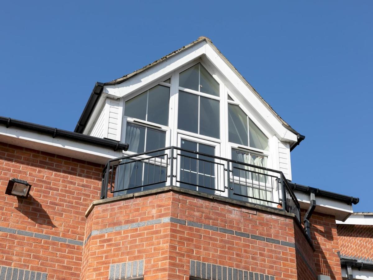 Pass The Keys Stylish 2 Bed In West Bridgford *