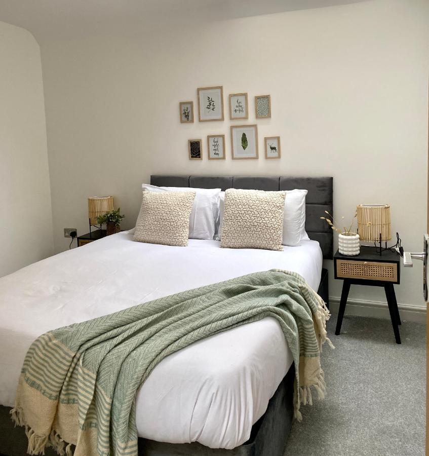 Hounds Gate Luxury By 1508 *