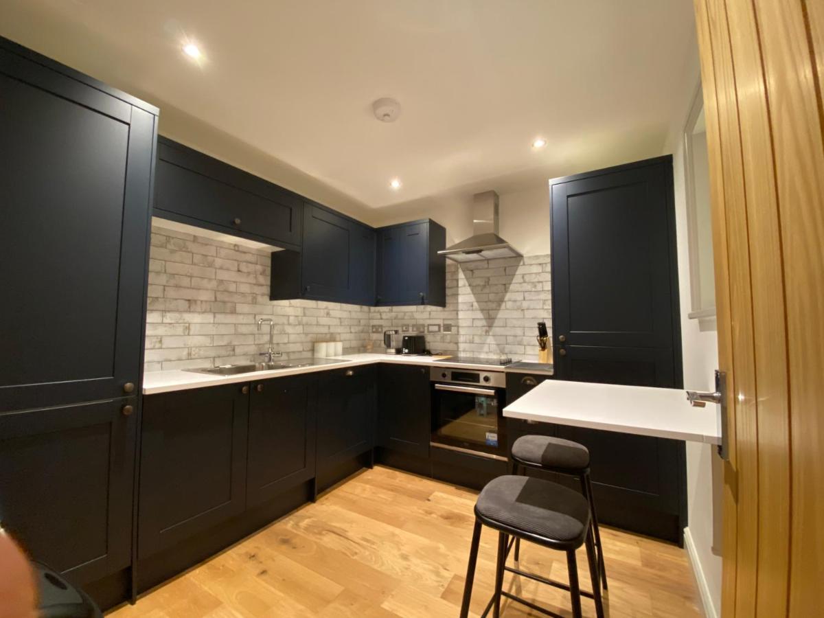 Hounds Gate Luxury By 1508